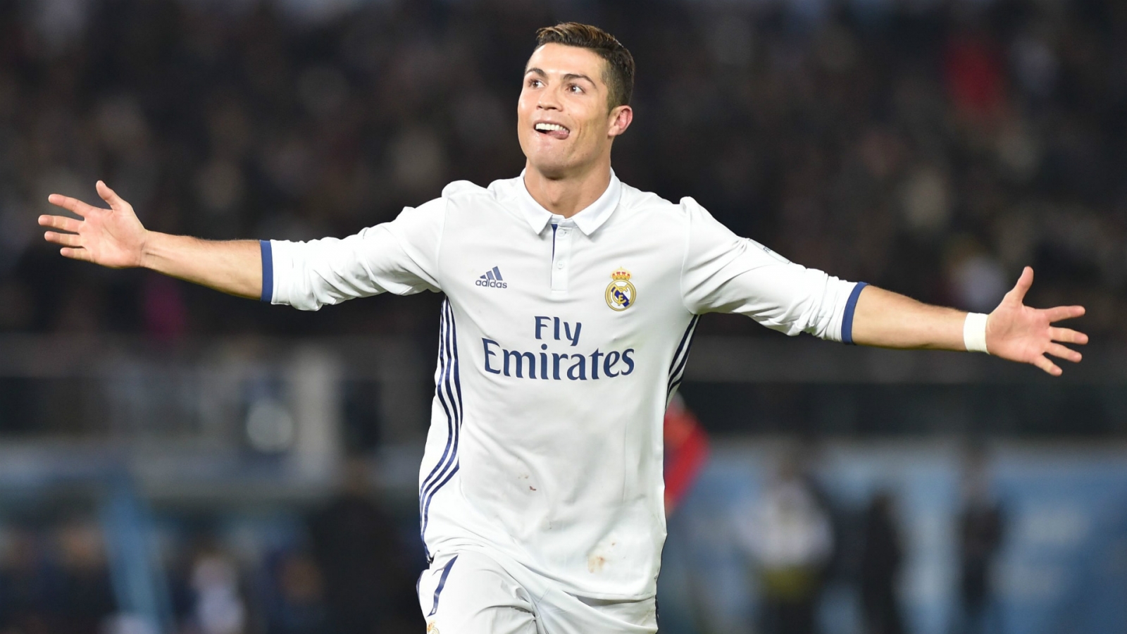 Ronaldo phá mọi kỉ lục của bóng đá thế giới Ronaldo phá mọi kỉ lục của bóng đá thế giới